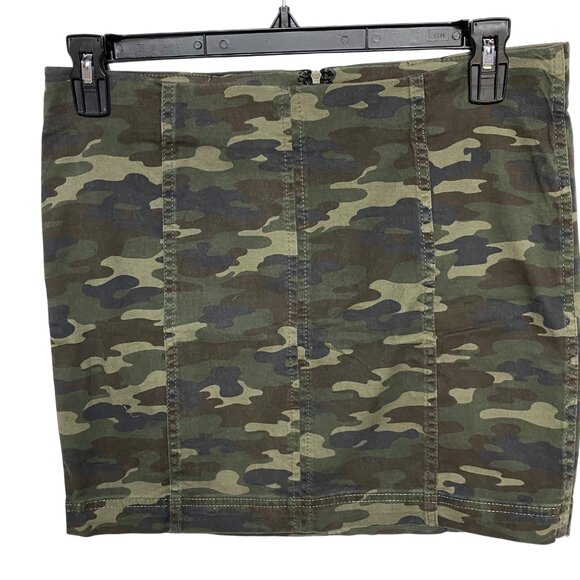 Free Pople Camo Print Mini Skirt With Back Zipper‎ Closure Size 10 - Picture 1 of 4